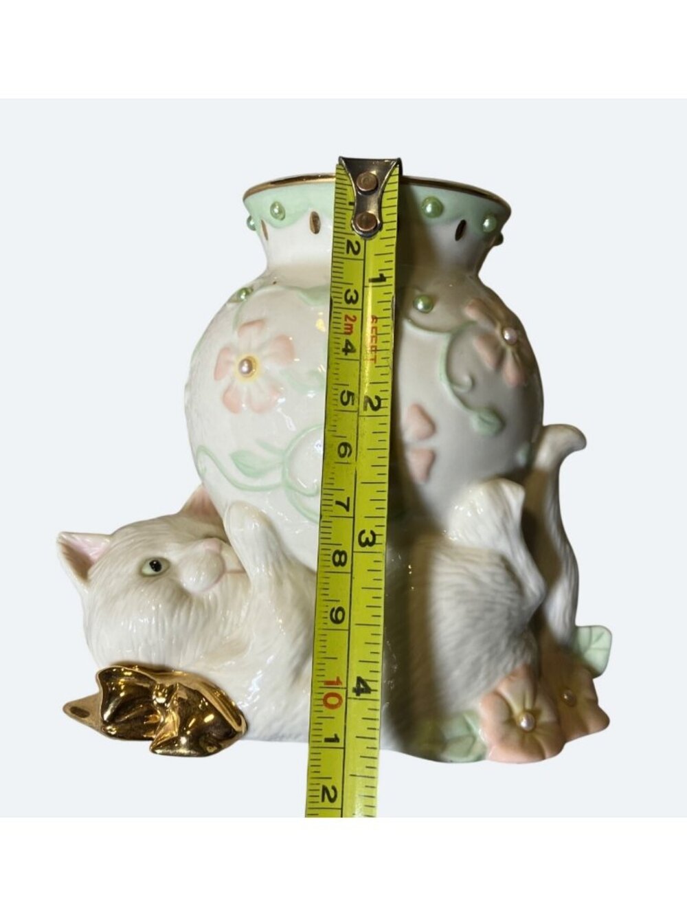 Lenox Petals & Pearls Cat Bud Vase With Floral and Gold Colored Accents - Picture 5 of 16